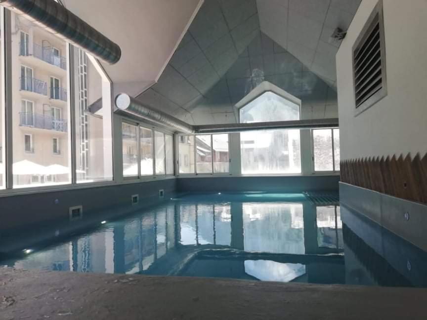 Appartement Prive Dans Residence Balneo Aladin Cauterets Exterior photo